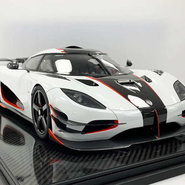 Koenigsegg One White and Red