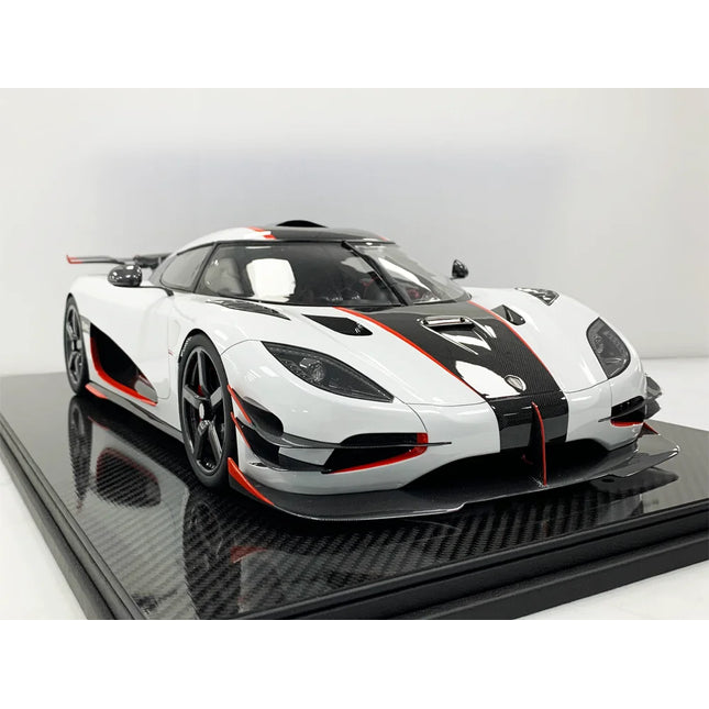 Koenigsegg One White and Red