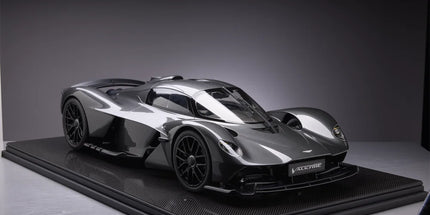Aston Martin Valkyrie - Pre-Order (Carbon)