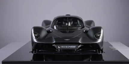 Aston Martin Valkyrie - Pre-Order (Carbon)